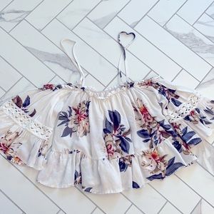 Strapless crop top with floral print & lace accent